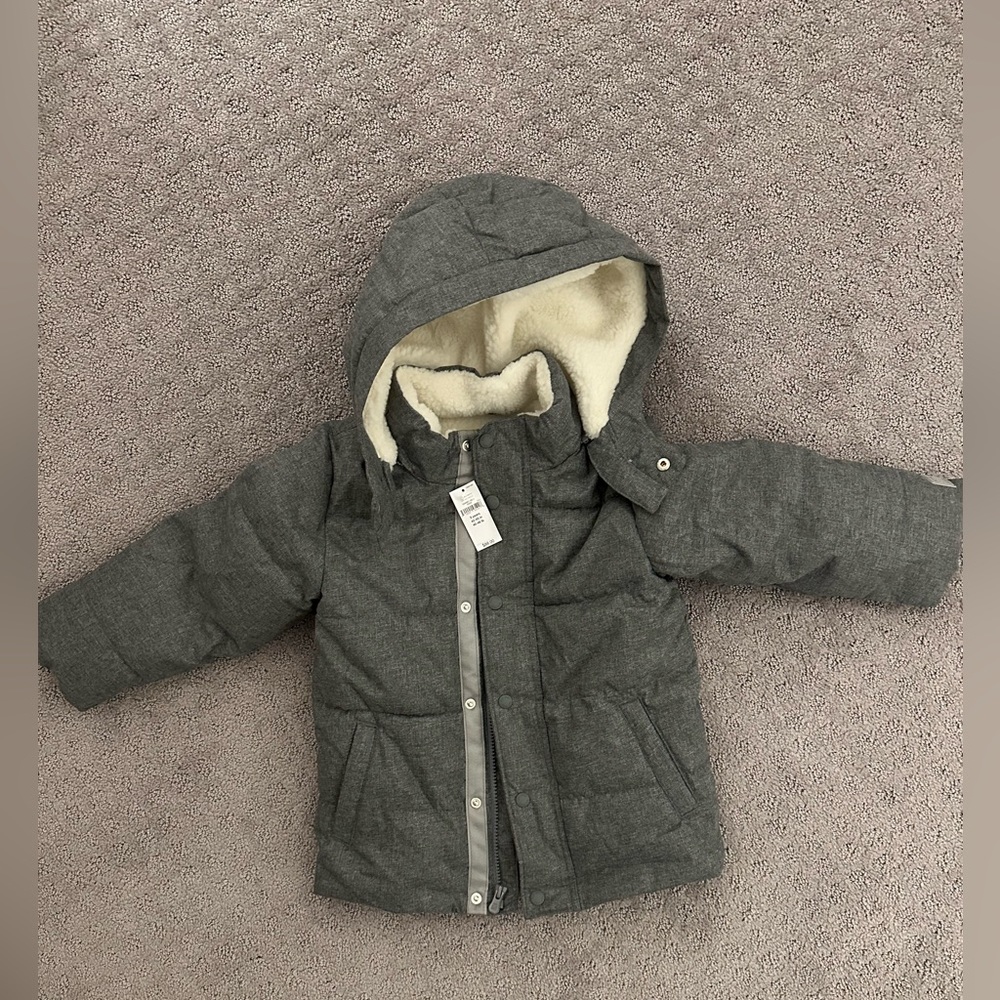 Gray GAP Boys 5T Winter Coat. Brand new, tags still on.